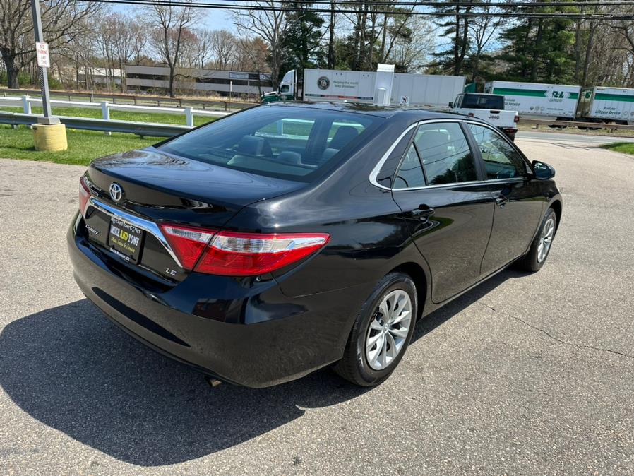 2017 Toyota Camry LE Auto (Natl) photo