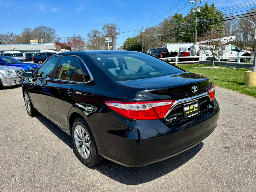 2017 Toyota Camry LE Auto (Natl) photo