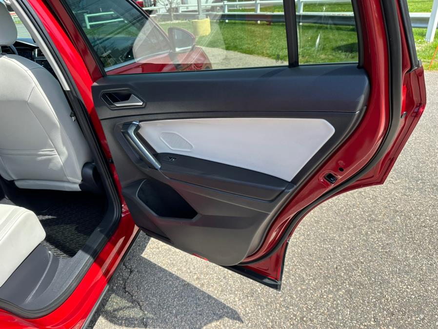 2019 Volkswagen Tiguan 2.0T SEL 4MOTION photo