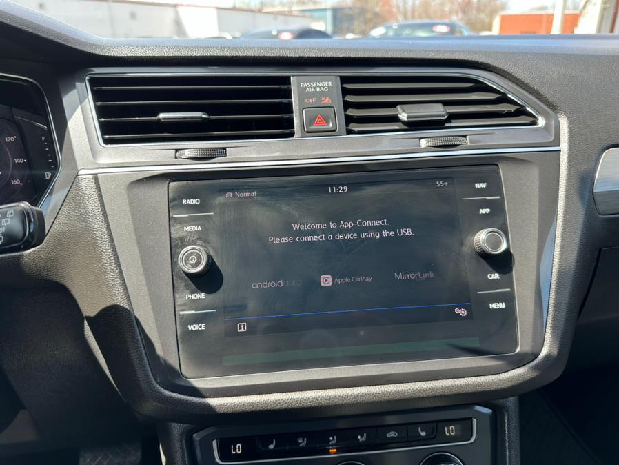 2019 Volkswagen Tiguan 2.0T SEL 4MOTION photo