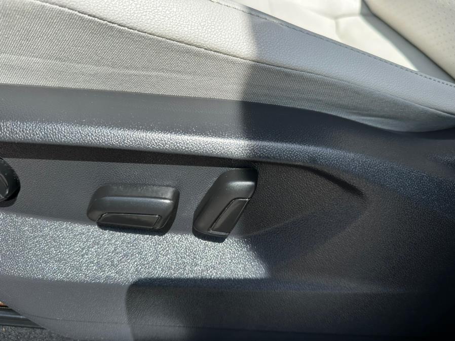 2019 Volkswagen Tiguan 2.0T SEL 4MOTION photo