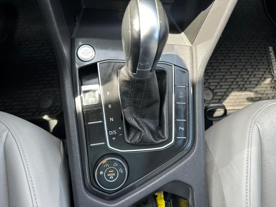2019 Volkswagen Tiguan 2.0T SEL 4MOTION photo