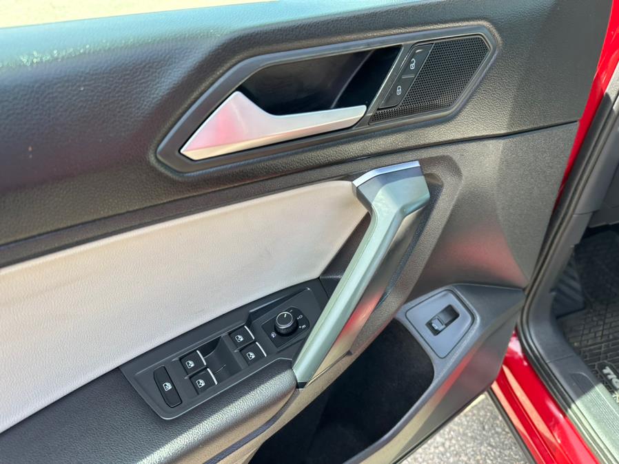 2019 Volkswagen Tiguan 2.0T SEL 4MOTION photo
