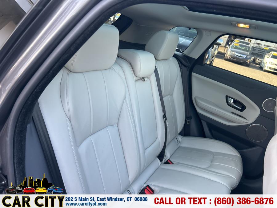 2016 Land Rover Range Rover Evoque 5dr HB SE photo