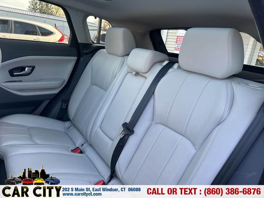 2016 Land Rover Range Rover Evoque 5dr HB SE photo