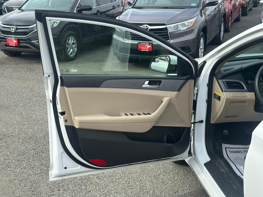 2016 Hyundai Sonata 4dr Sdn 2.4L PZEV photo