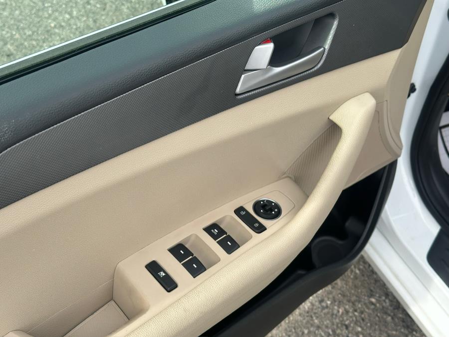 2016 Hyundai Sonata 4dr Sdn 2.4L PZEV photo