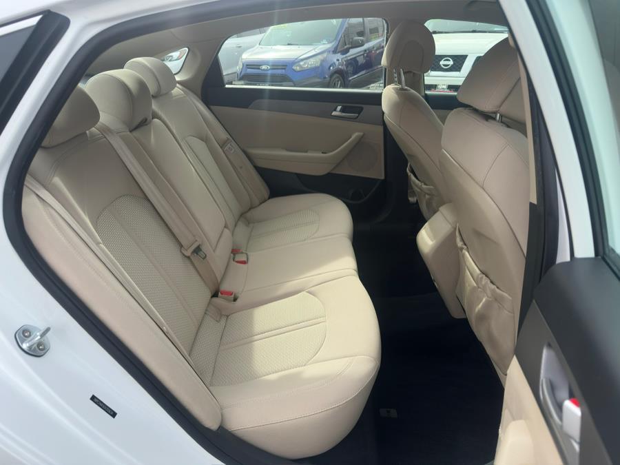 2016 Hyundai Sonata 4dr Sdn 2.4L PZEV photo