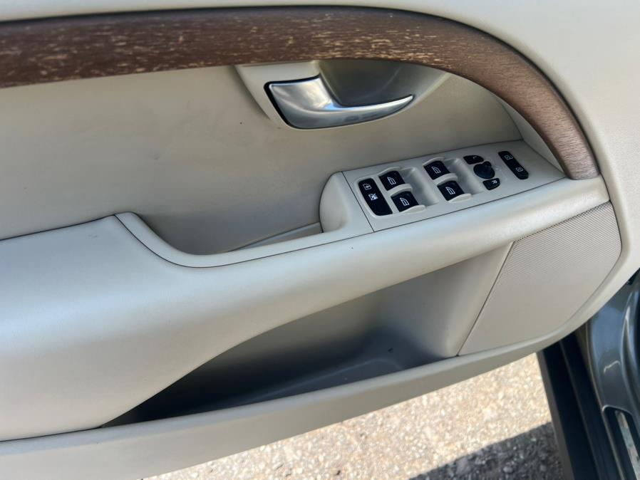2009 Volvo XC70 3.2 photo