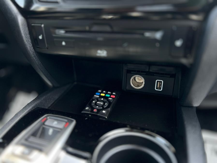 2020 Honda Pilot Touring 8-Passenger AWD photo