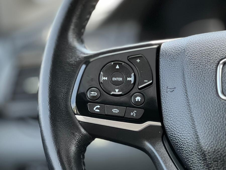2020 Honda Pilot Touring 8-Passenger AWD photo