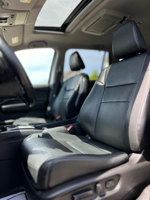 2020 Honda Pilot Touring 8-Passenger AWD photo