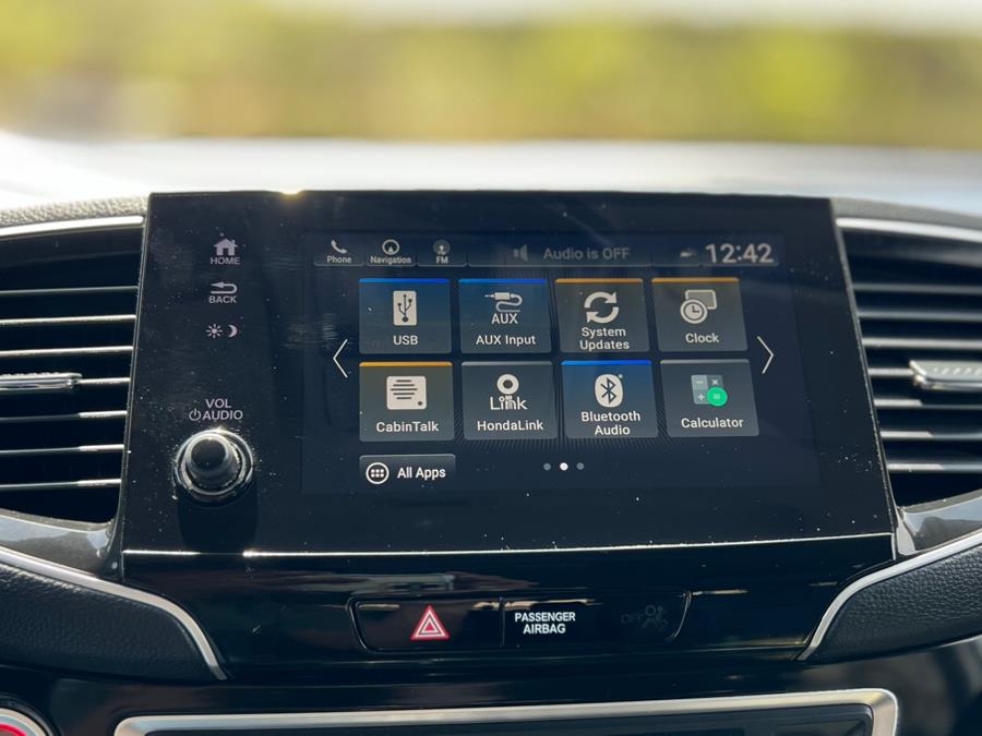 2020 Honda Pilot Touring 8-Passenger AWD photo