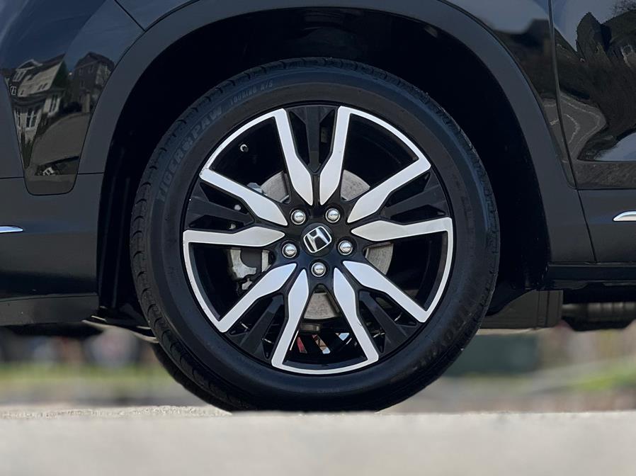 2020 Honda Pilot Touring 8-Passenger AWD photo