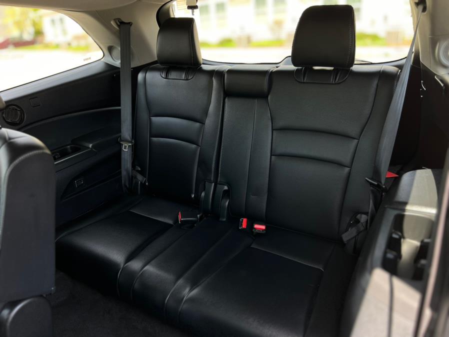 2020 Honda Pilot Touring 8-Passenger AWD photo