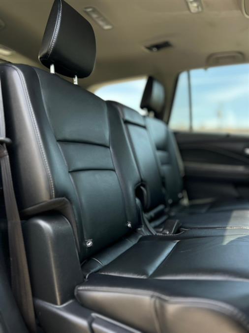 2020 Honda Pilot Touring 8-Passenger AWD photo