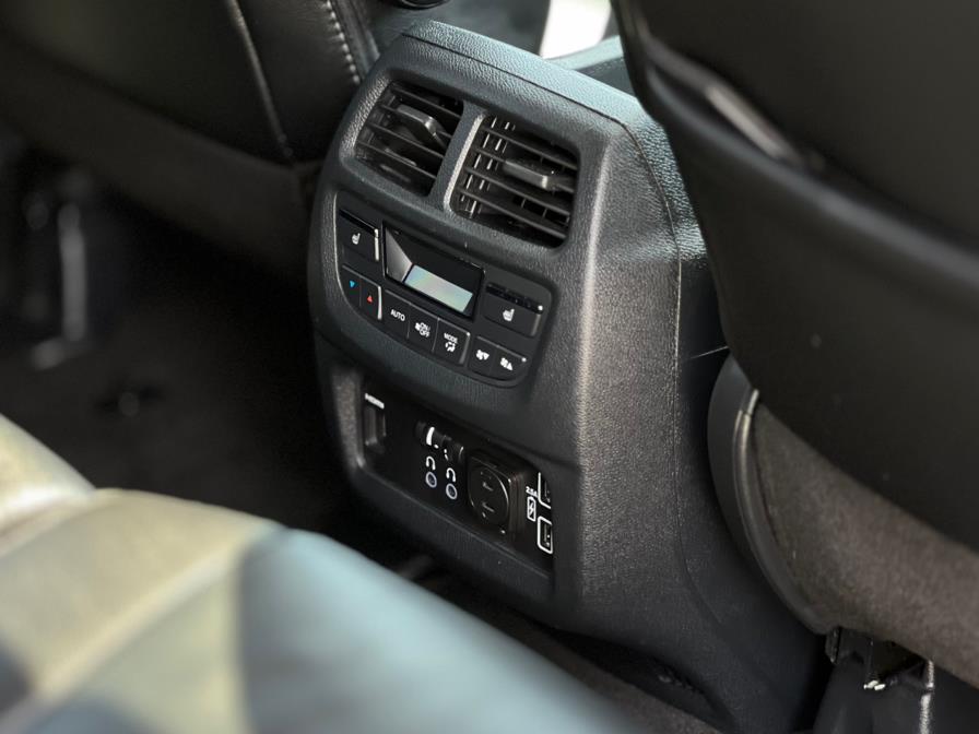 2020 Honda Pilot Touring 8-Passenger AWD photo