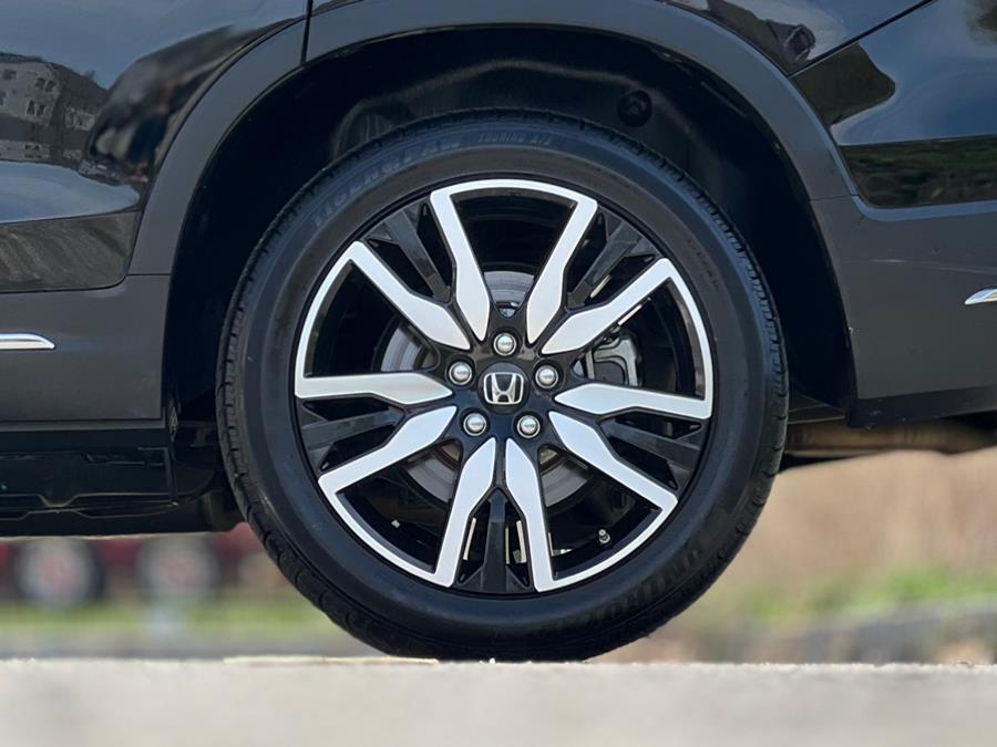 2020 Honda Pilot Touring 8-Passenger AWD photo