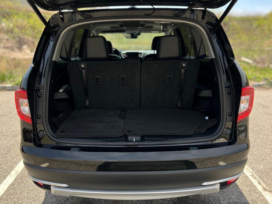 2020 Honda Pilot Touring 8-Passenger AWD photo