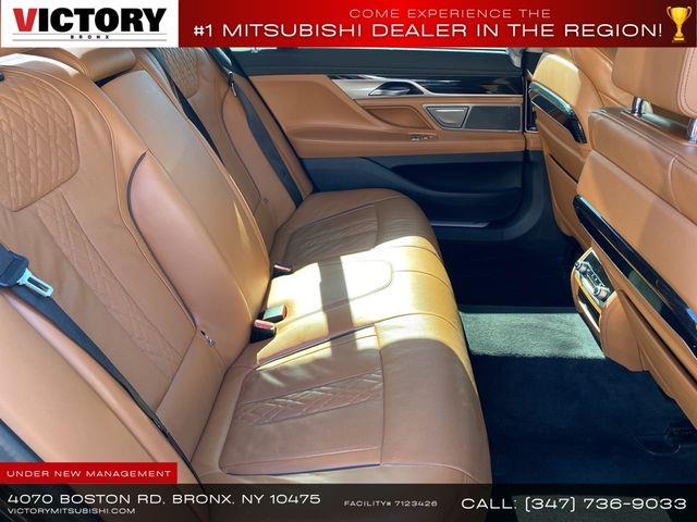 2022 BMW 7-Series 740i xDrive photo