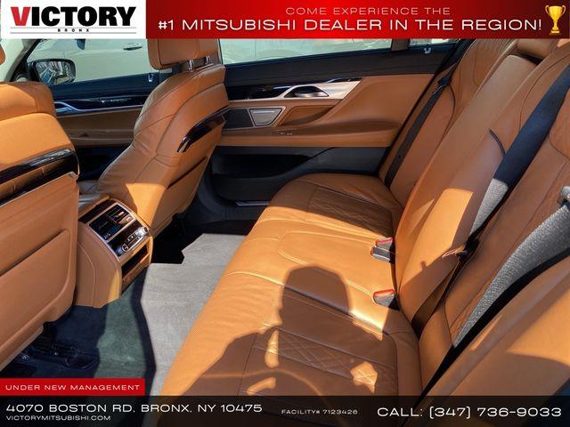 2022 BMW 7-Series 740i xDrive photo