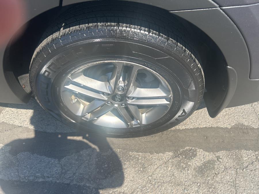 2018 Hyundai Santa Fe Sport 2.4L Auto AWD photo