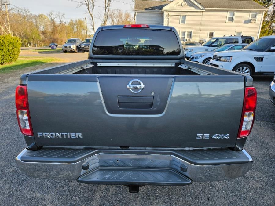 2009 Nissan Frontier LE photo