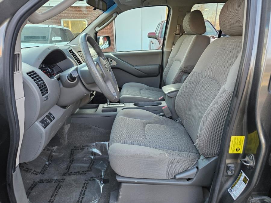 2009 Nissan Frontier LE photo