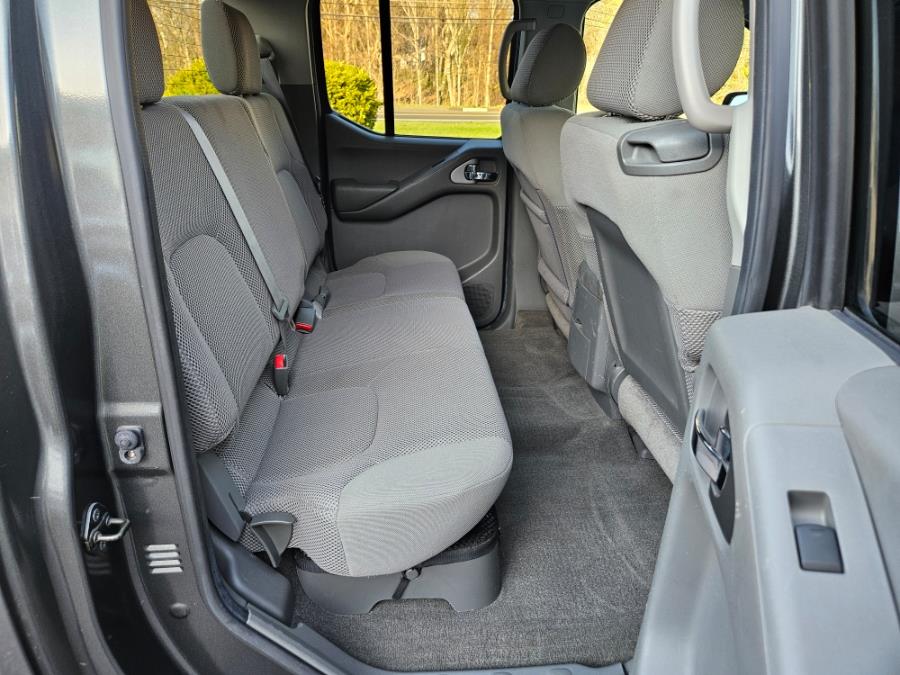 2009 Nissan Frontier LE photo
