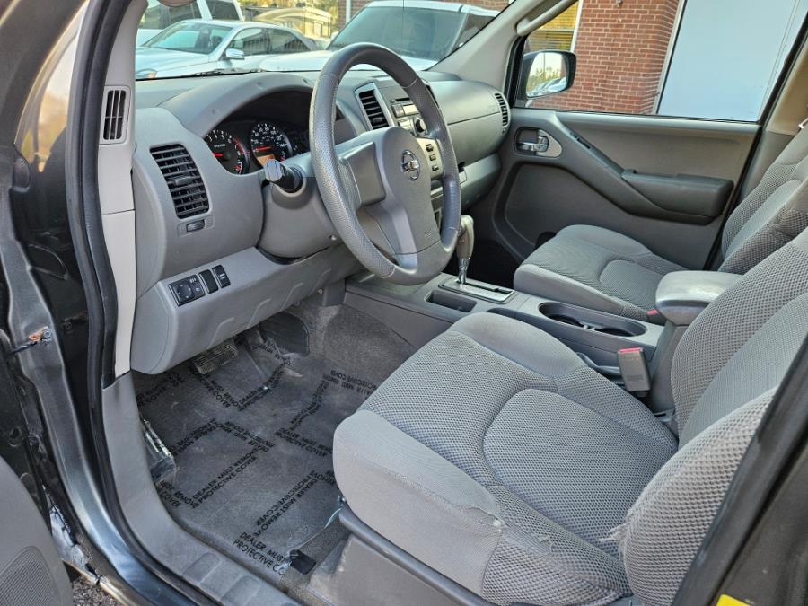 2009 Nissan Frontier LE photo