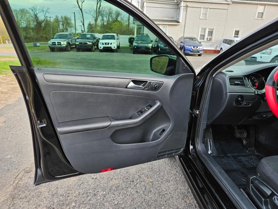2015 Volkswagen Jetta Sedan 4dr Auto 2.0L SE photo