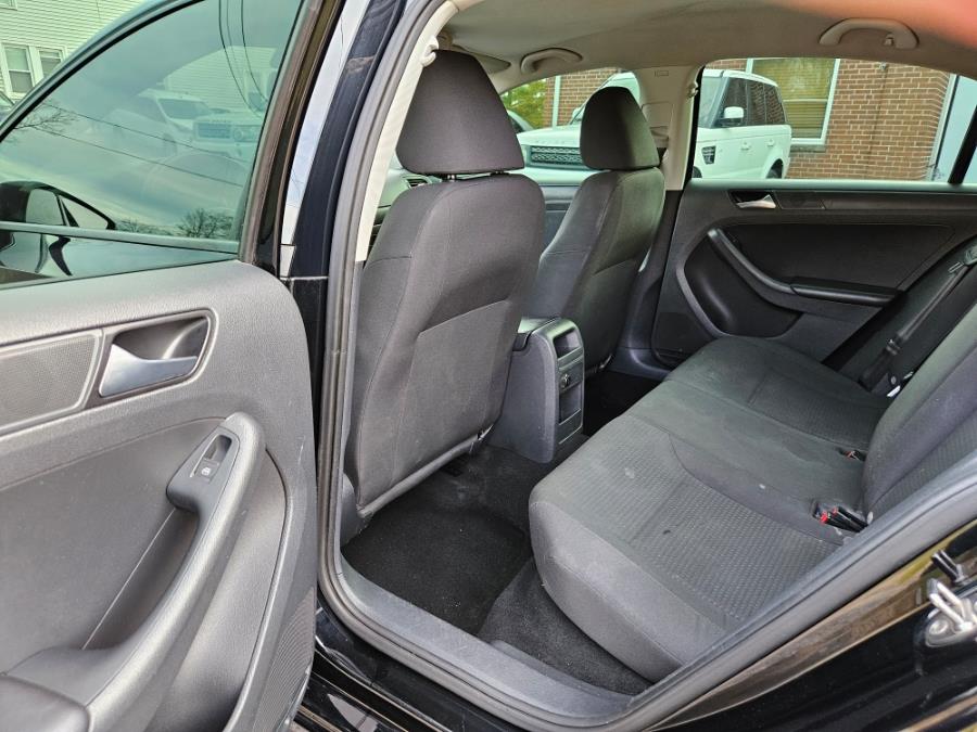 2015 Volkswagen Jetta Sedan 4dr Auto 2.0L SE photo