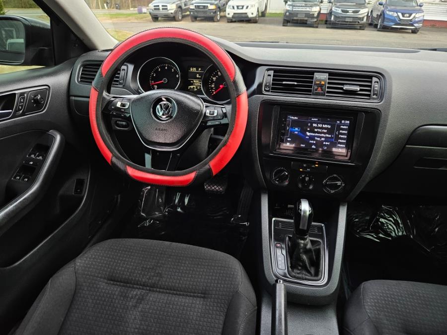 2015 Volkswagen Jetta Sedan 4dr Auto 2.0L SE photo