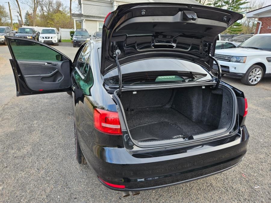2015 Volkswagen Jetta Sedan 4dr Auto 2.0L SE photo
