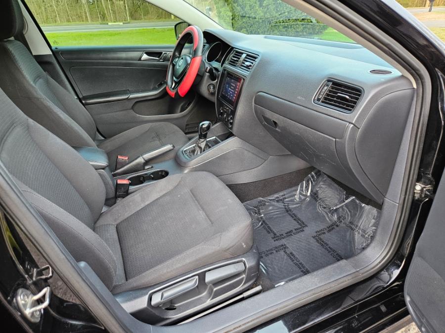 2015 Volkswagen Jetta Sedan 4dr Auto 2.0L SE photo