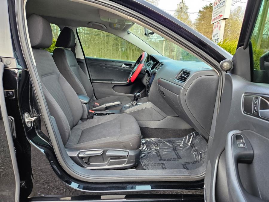 2015 Volkswagen Jetta Sedan 4dr Auto 2.0L SE photo