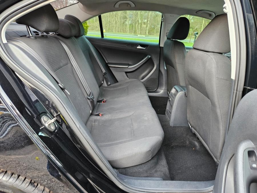 2015 Volkswagen Jetta Sedan 4dr Auto 2.0L SE photo