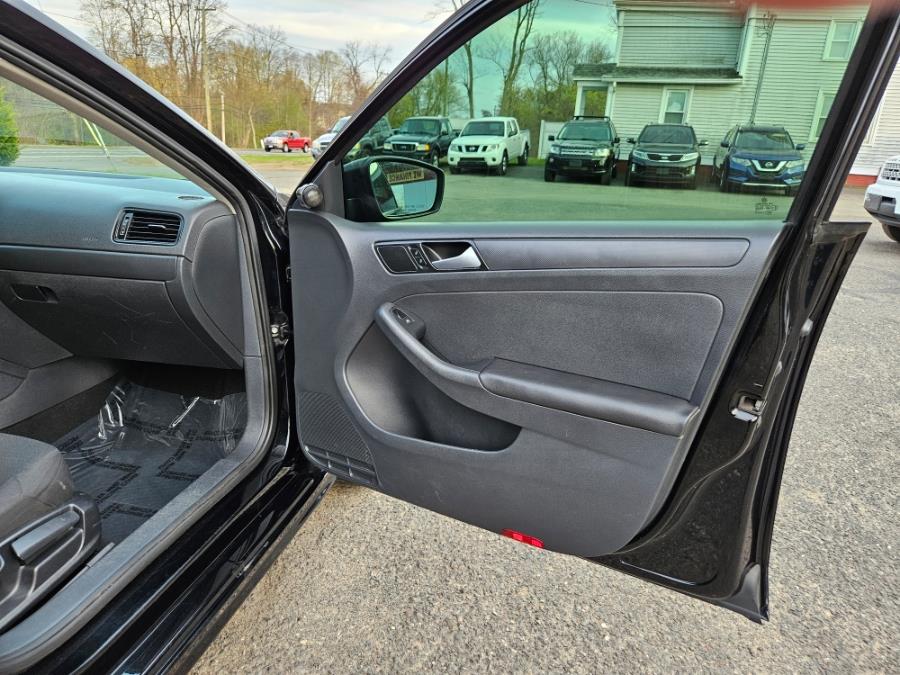 2015 Volkswagen Jetta Sedan 4dr Auto 2.0L SE photo