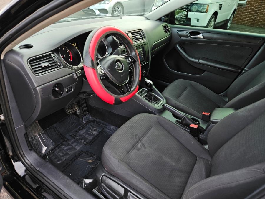 2015 Volkswagen Jetta Sedan 4dr Auto 2.0L SE photo