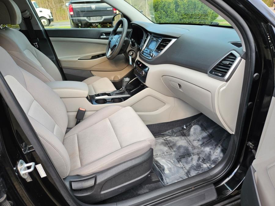 2016 Hyundai Tucson FWD 4dr SE photo