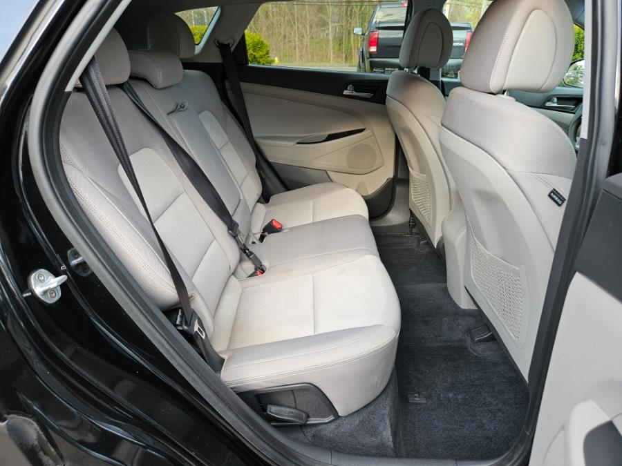 2016 Hyundai Tucson FWD 4dr SE photo