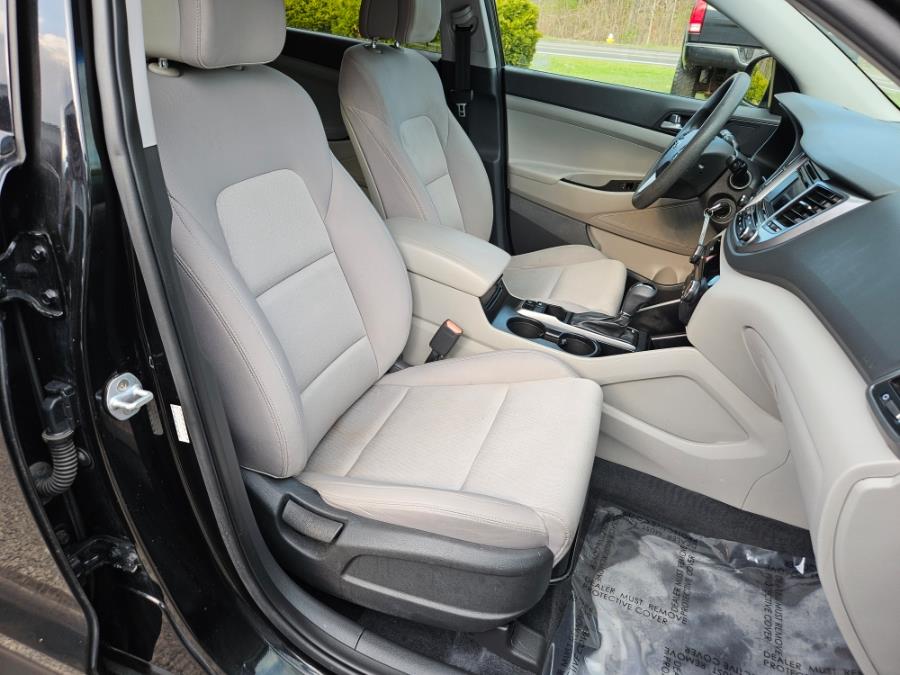2016 Hyundai Tucson FWD 4dr SE photo