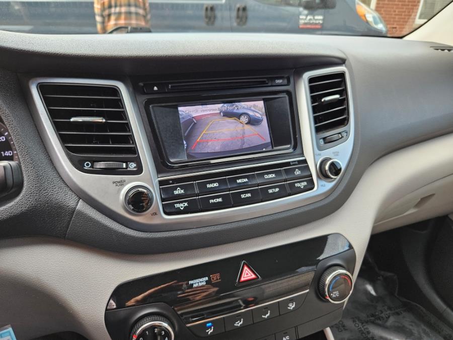 2016 Hyundai Tucson FWD 4dr SE photo
