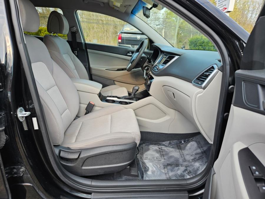 2016 Hyundai Tucson FWD 4dr SE photo
