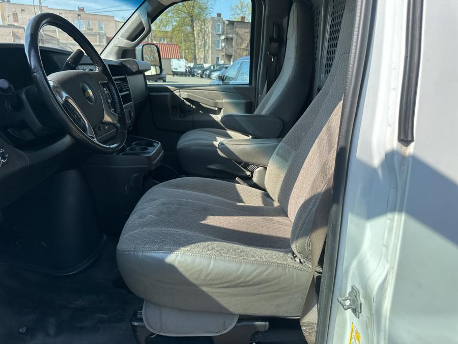 2019 Chevrolet Express Cargo Van RWD 2500 135