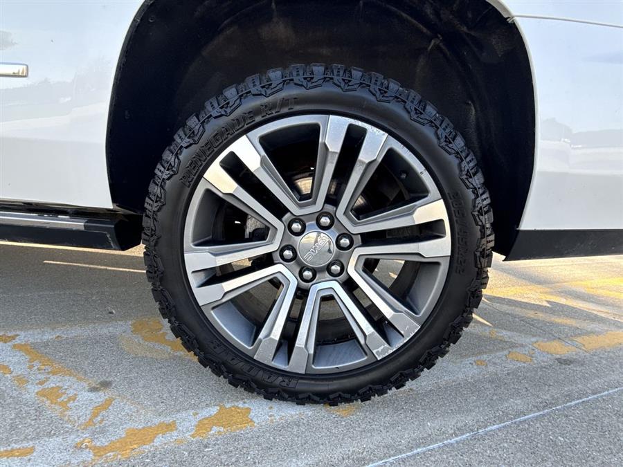 2018 GMC Yukon Denali photo