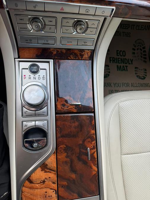 2010 Jaguar XF Premium Luxury photo