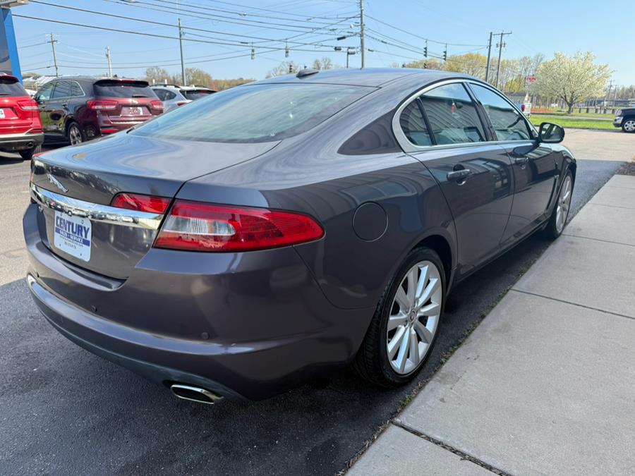 2010 Jaguar XF Premium Luxury photo