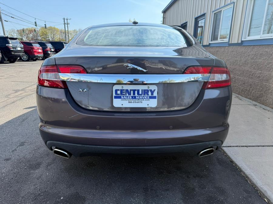 2010 Jaguar XF Premium Luxury photo
