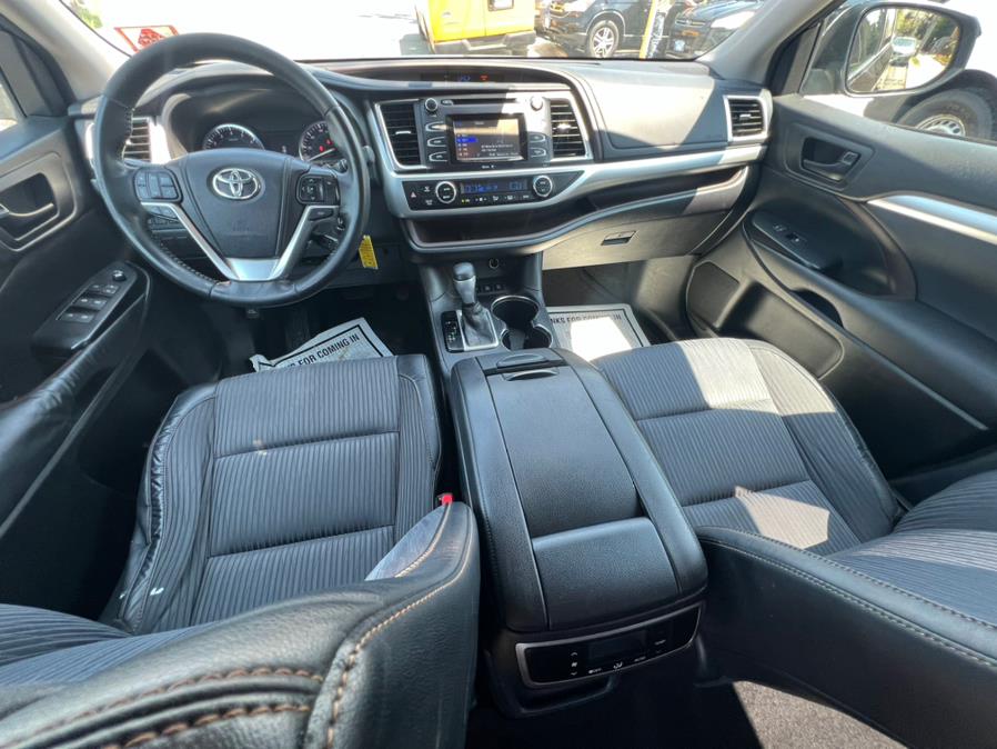 2015 Toyota Highlander AWD 4dr V6 LE (Natl) photo